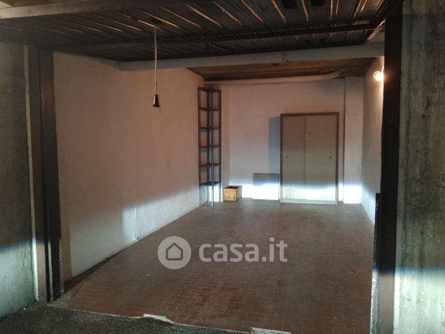 Box/posto auto in residenziale in Piazza Diaz 1