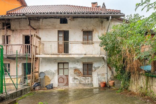 Casa bi/trifamiliare in residenziale in Vicolo della Chiesa 3