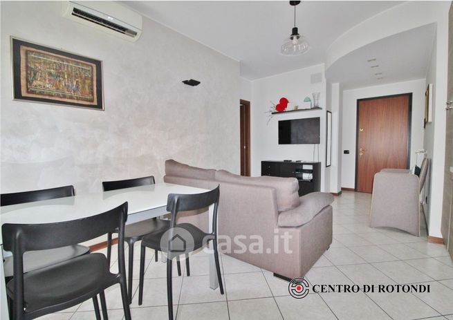 Appartamento in residenziale in Via Flora 107