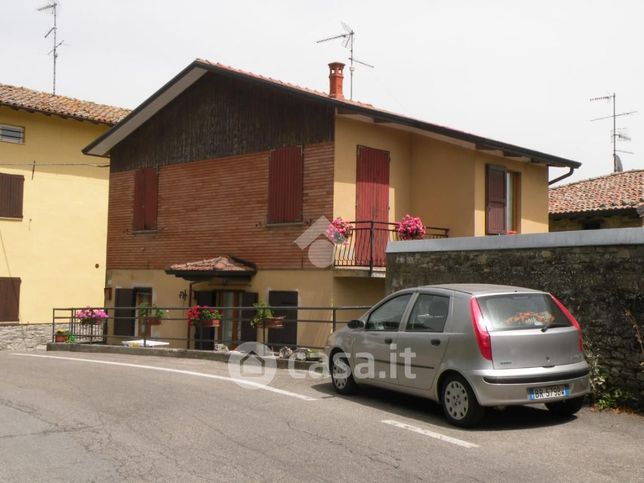 Casa bi/trifamiliare in residenziale in SP36 6
