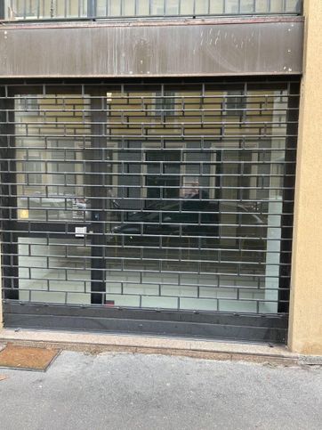 Attività/licenza (con o senza mura) in commerciale in Via Andrea Maffei 10
