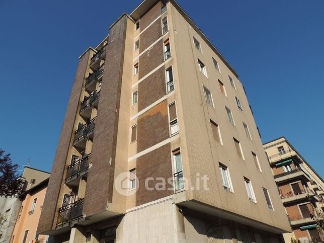 Ufficio in commerciale in Via Giovanni Battista Piranesi 25