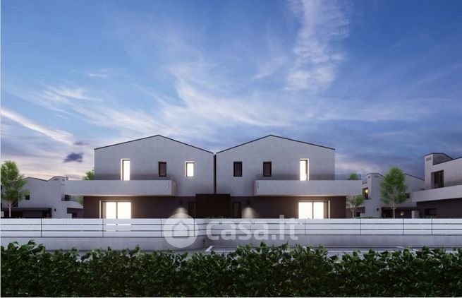 Casa bi/trifamiliare in residenziale in Via Roveri 12