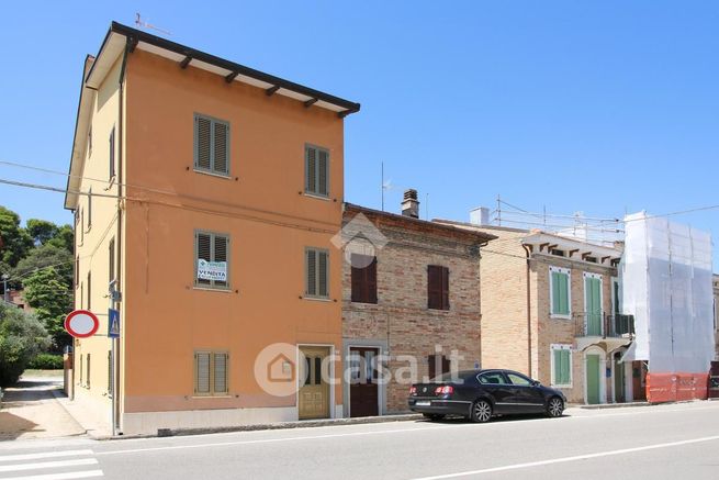 Casa bi/trifamiliare in residenziale in Borgo Andrea Costa 145