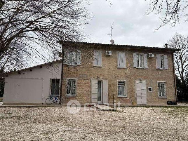 Casa bi/trifamiliare in residenziale in Via Cella