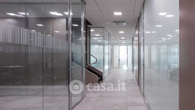 Ufficio in commerciale in Via Roma Destra