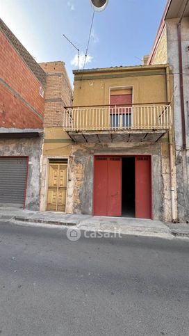 Box/posto auto in residenziale in Via Puglisi 129