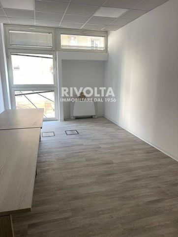 Ufficio in commerciale in Via Gian Domenico Romagnosi
