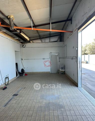 Capannone in commerciale in Via Casilina