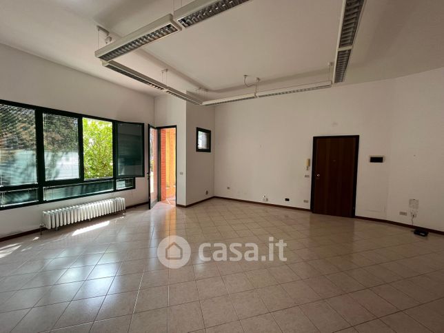 Ufficio in commerciale in Via Giovanni Caboto 3