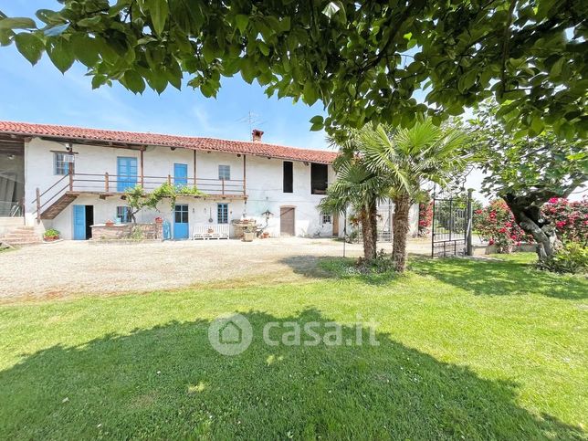 Casa bi/trifamiliare in residenziale in Stradale per Poirino 126