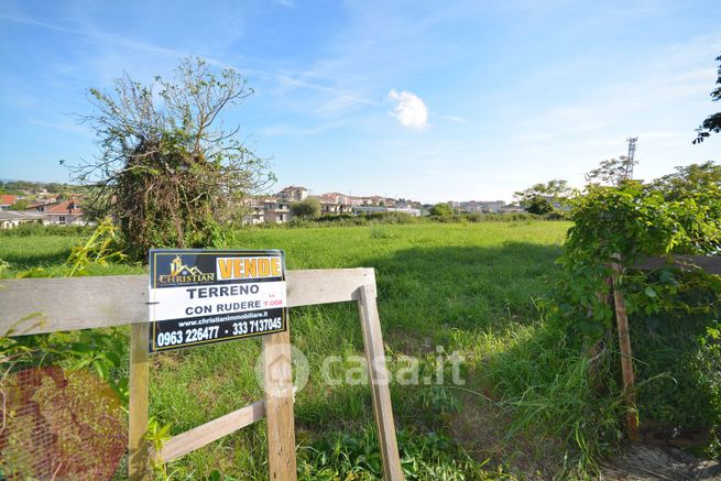 Terreno agricolo in commerciale in Via Lacquari