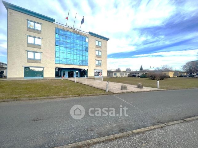 Ufficio in commerciale in Piazzale Schumm 1