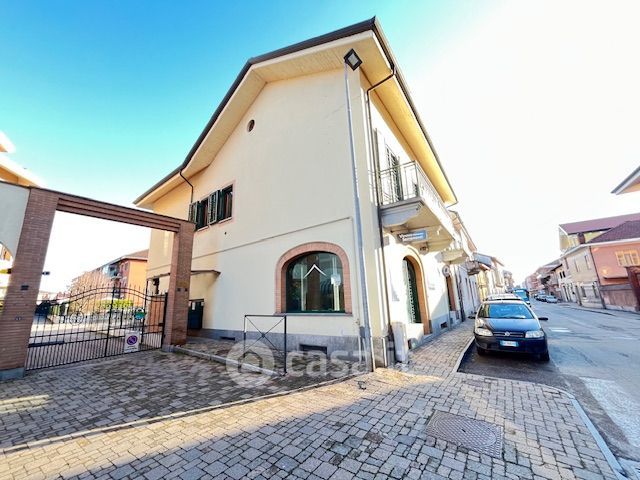 Ufficio in commerciale in Via Cottolengo 3