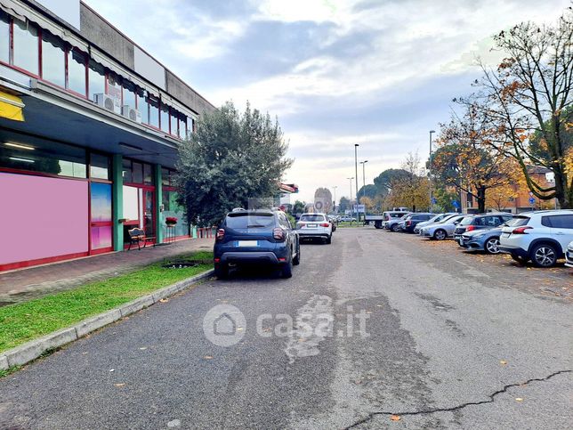 Capannone in commerciale in Viale Italia