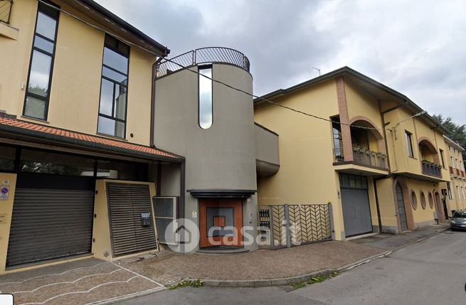 Loft in residenziale in Via A. Mantegna 28