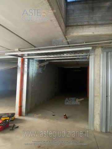 Box/posto auto in residenziale in Strada Comunale di Mirafiori 14