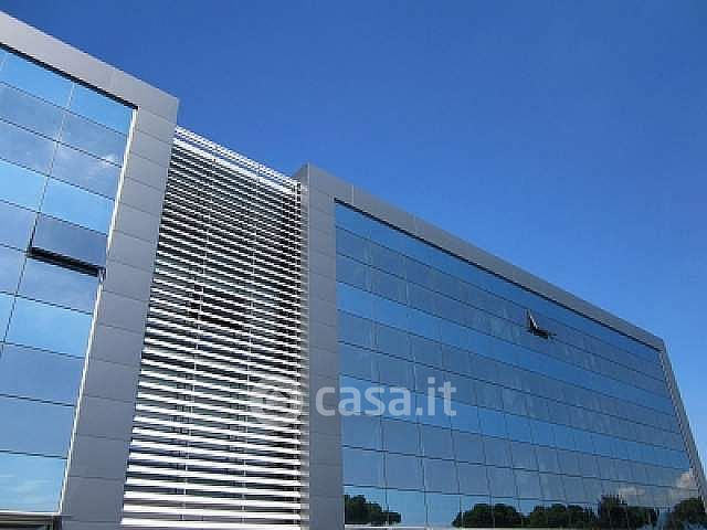 Ufficio in commerciale in 