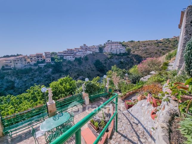 Casa indipendente in residenziale in Via Ospedale 16
