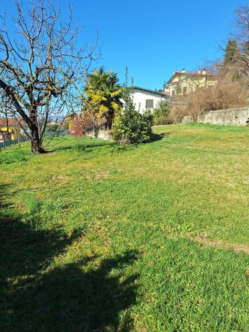 Terreno edificabile in residenziale in Via dei Fiori