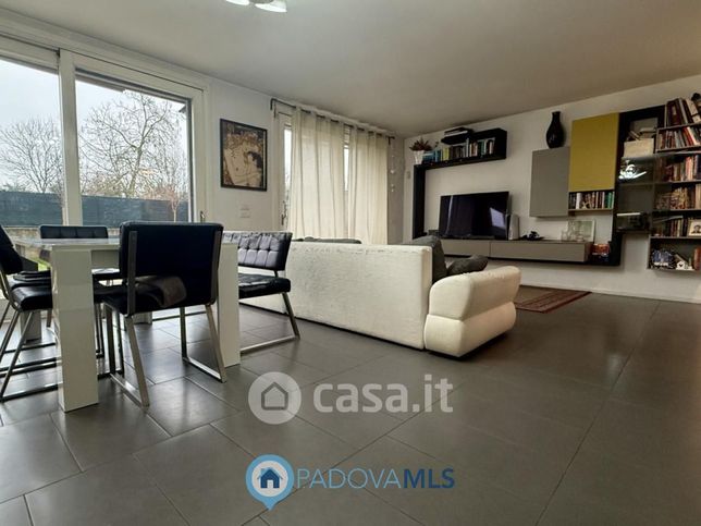 Villetta a schiera in residenziale in Via degli Artisti