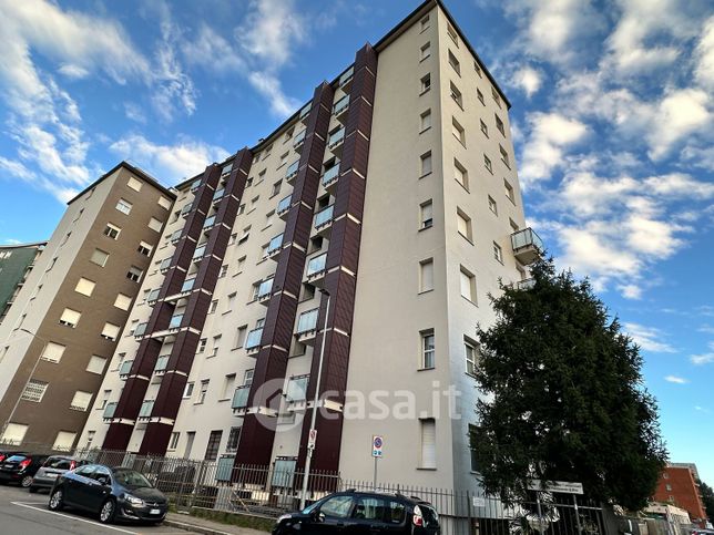 Appartamento in residenziale in Via Lainate 62