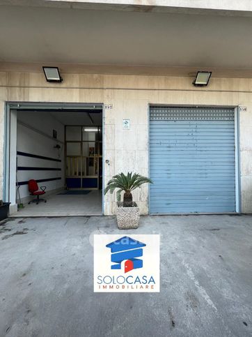 Negozio/locale commerciale in commerciale in Via San Antonio 148