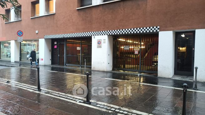 Garage/posto auto in residenziale in Piazza San Marco 1