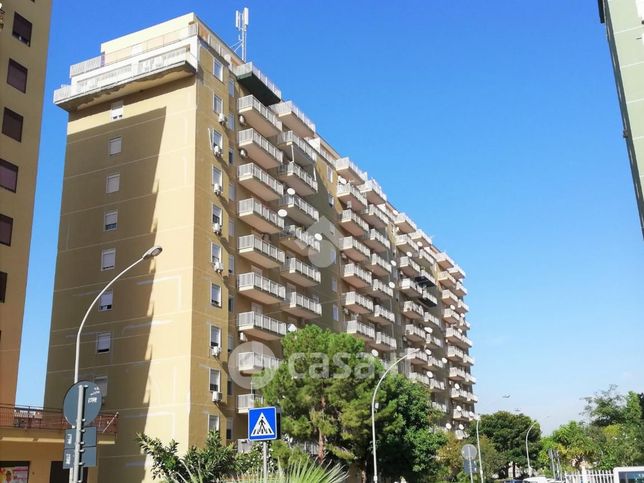 Appartamento in residenziale in Via Azolino Hazon 51