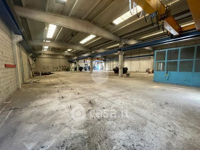 Capannone in commerciale in Via Ca' Treviglio
