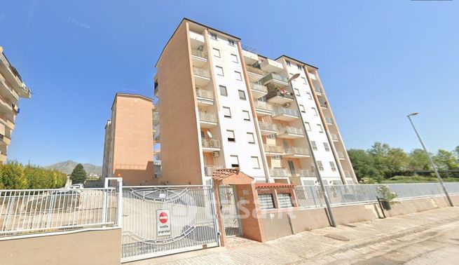 Appartamento in residenziale in Via Firenze 23