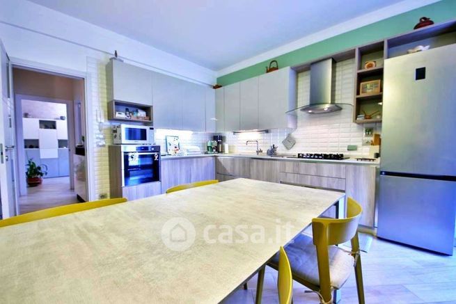 Appartamento in residenziale in Via Francesco Ravaschio