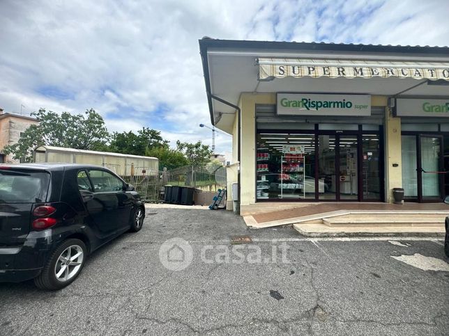 Capannone in commerciale in Via Nazario Sauro 1