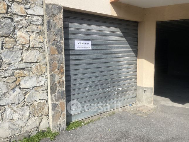 Box/posto auto in residenziale in Via Parma