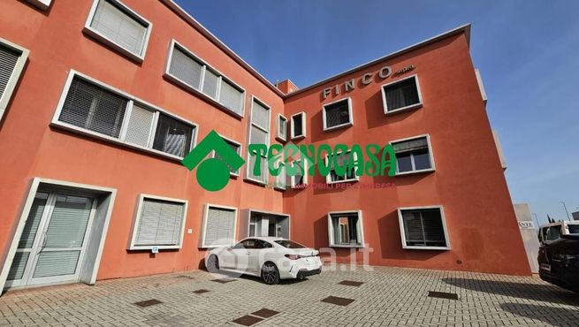 Ufficio in commerciale in Via degli Olmi 43