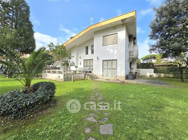 Casa indipendente in residenziale in Via Francesco degli Albizi