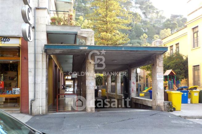 Garage/posto auto in residenziale in Viale Medaglie D'Oro 16