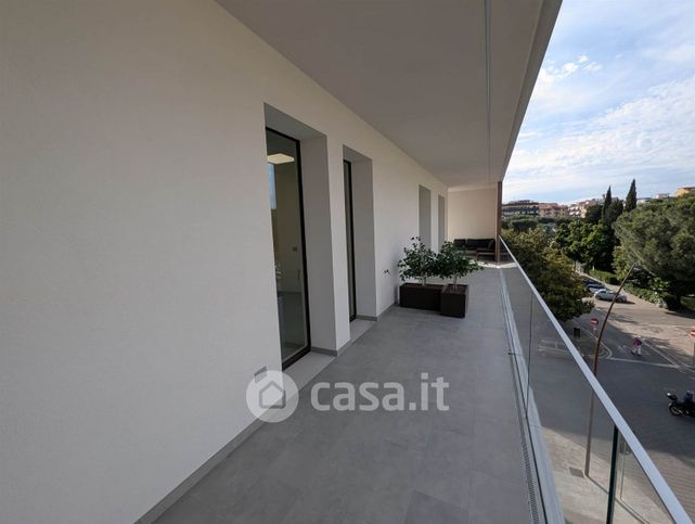 Ufficio in commerciale in 