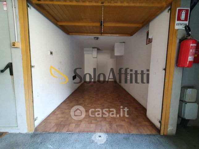 Box/posto auto in residenziale in Via Pintor Giaime 1
