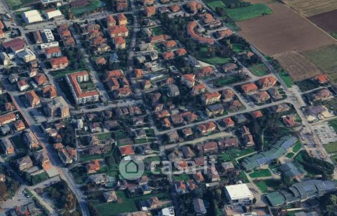 Box/posto auto in residenziale in Via Bravi