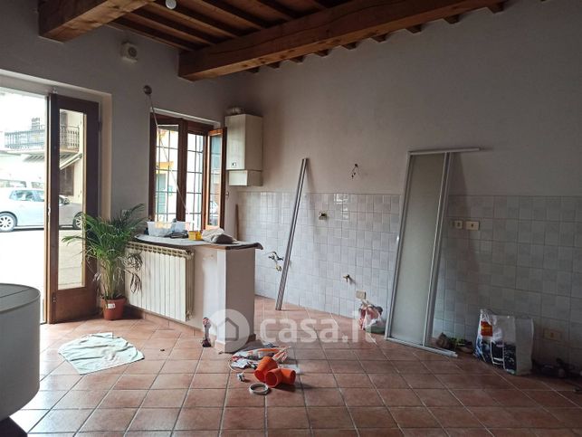 Casa indipendente in residenziale in 