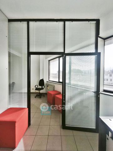 Ufficio in commerciale in Viale Moncenisio