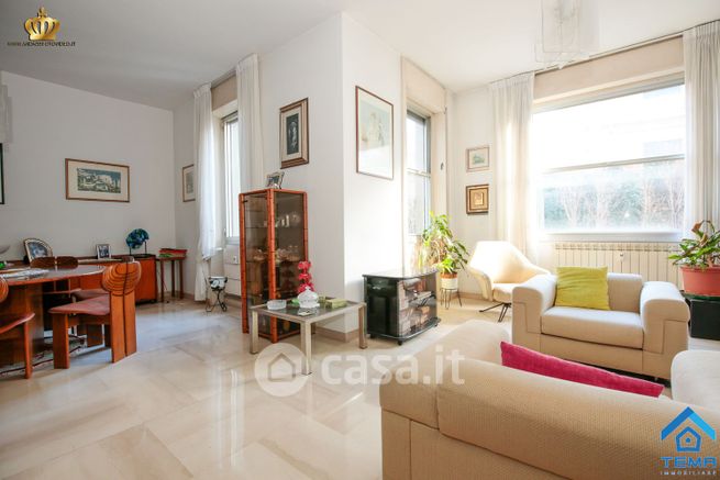 Appartamento in residenziale in Corso Andrea Podestà 8