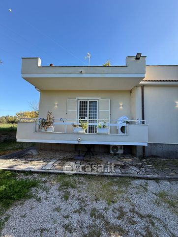 Villa in residenziale in Via Acciarella 155