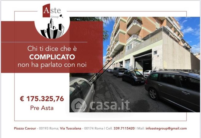 Capannone in commerciale in Via Augusto Armellini 171
