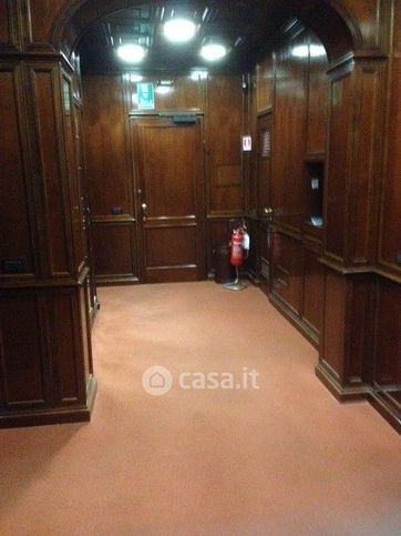 Ufficio in commerciale in Piazzetta Guastalla 11