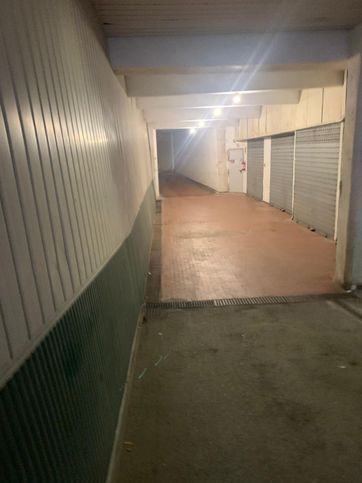 Garage/posto auto in residenziale in Via San Pio X 46