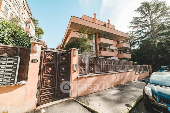 Box/posto auto in residenziale in Via Vallombrosa 57