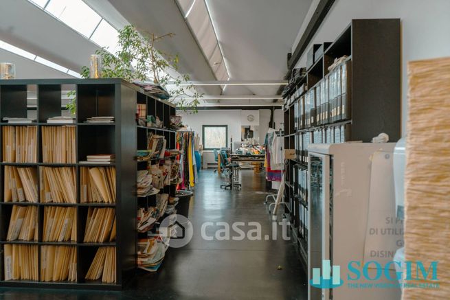 Capannone in commerciale in Via Sant'Anna 1