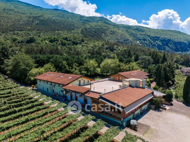 Negozio/locale commerciale in commerciale in ghezzi